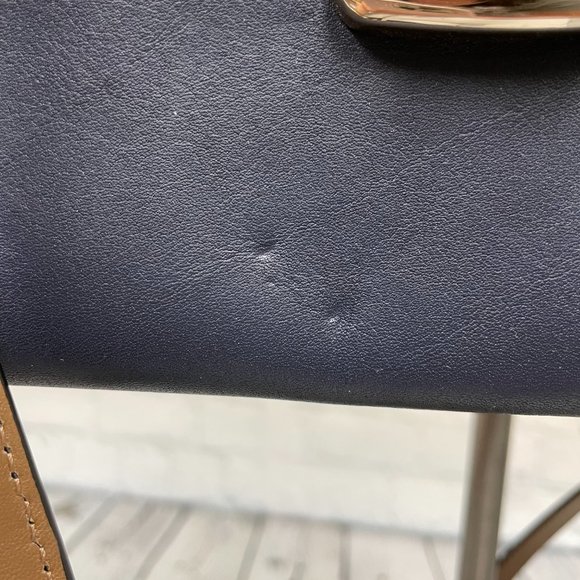 Theory Beekman Bag in Leather - Navy Blue - Picture 4 of 15